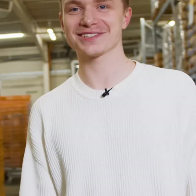 Wir haben unseren Auszubildenden Marvin 25 Fragen zu seinem Arbeitsalltag gestellt. Die Antworten gibt es im Video. 