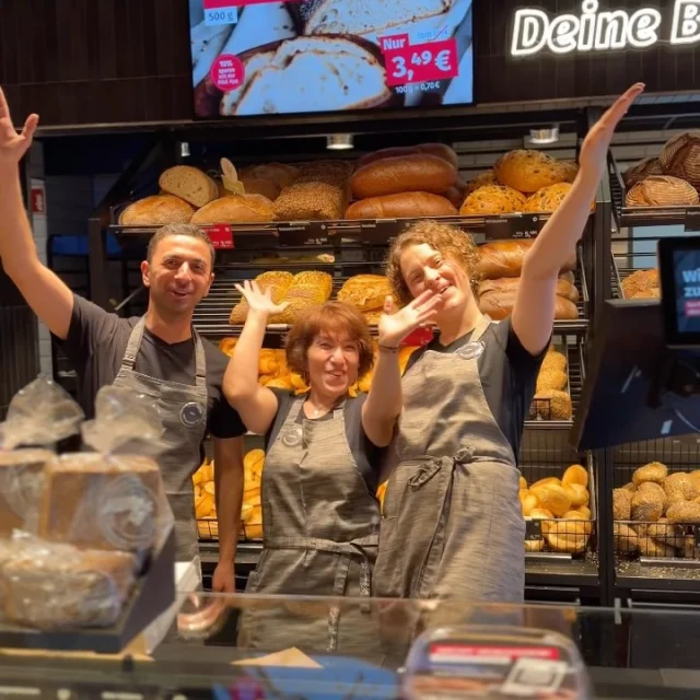 Wir wissen ja: ihr habt uns am Oldenburger Hauptbahnhof auf der ZOB Seite vermisst. Jetzt sind wir wieder zurück! Mit be...